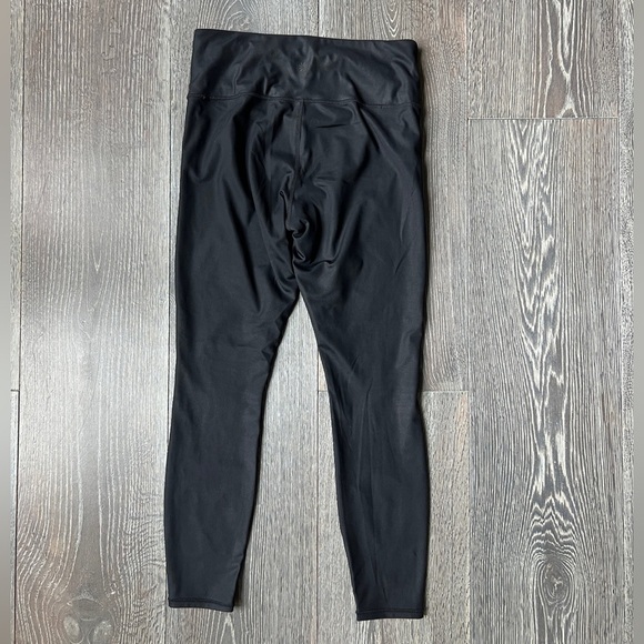 Athleta Black High Rise Chaturanga Shine Tight legging. Size small - Picture 5 of 10